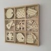 Ornament party taart en muts 10.5x10.5cm p/45st hout