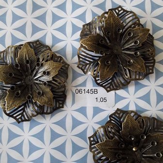 Filigraan 5cm p/st bloem 3lage 6bladeren brons