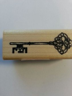 Stempel Antieke sleutel 5.1x1.9cm p/st hout