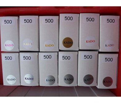 Stickers wit KADO oranje p/500st