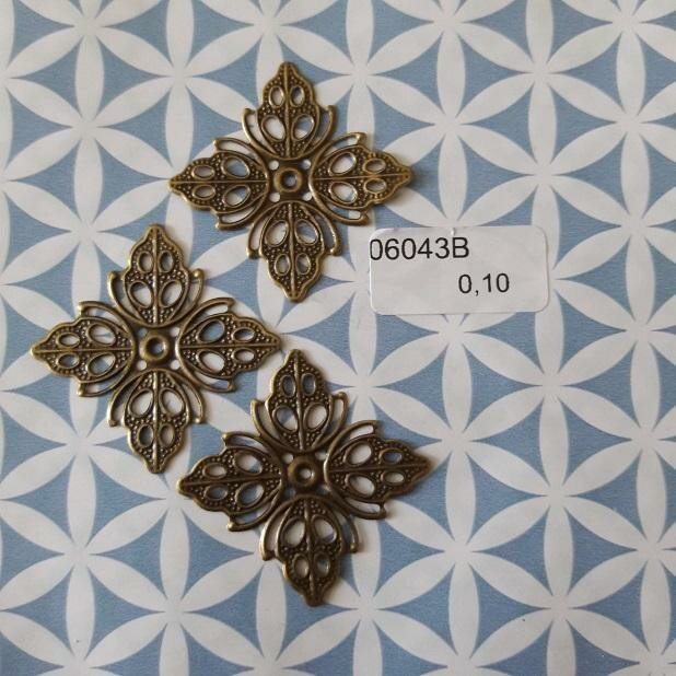 Filigraan 2.5cm p/st vierkant klein brons