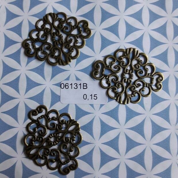 Filigraan 3.8x3cm p/st  wieber sierlijk midden brons