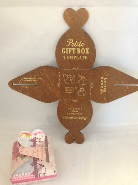 Houten cadeaudoos mal klein 5x5cm p/st