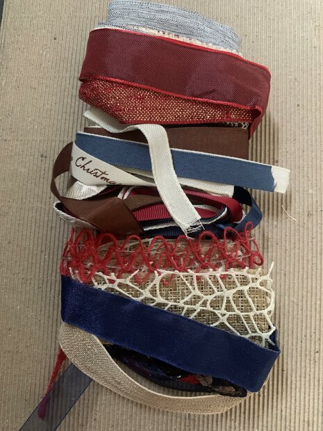 Lintenset donkeblauw/rood/creme 50cm p/24st