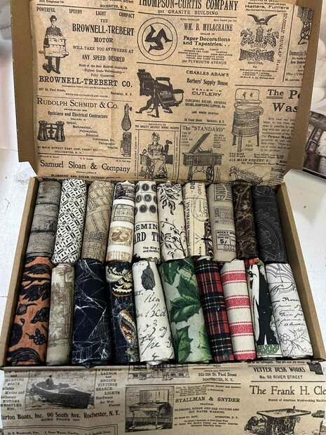 Box of Seeds Tim Holtz Palette Halloween KeBox of Seeds Tim Holtz Palette Halloween Kerst Bruin p/doosrst Bruin p/doos