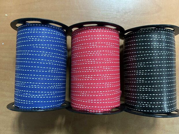 Krullint rood stitch 4.8mm p/225mtr wit stitch